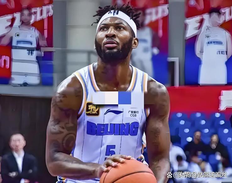 c7娱乐-裁判争议持续，球员主场晋级受质疑